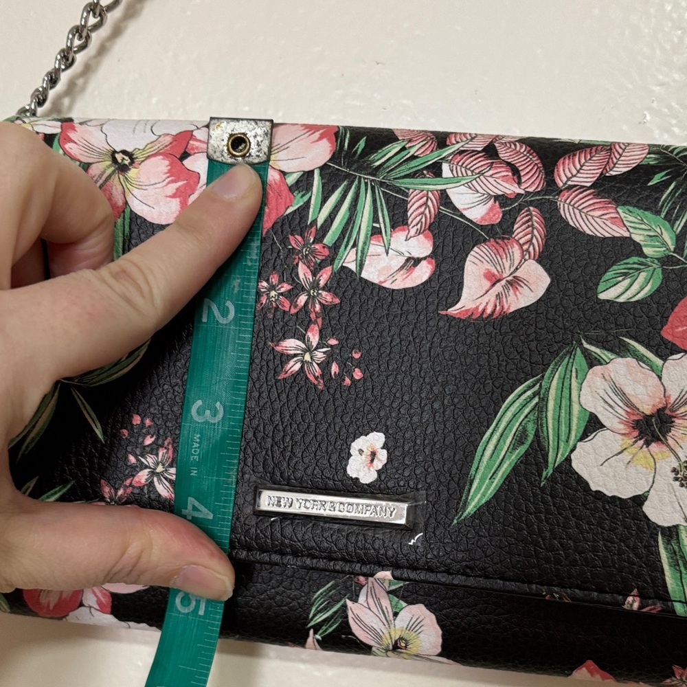 NWT New York and Co Floral Black Crossbody Bag - Picture 5 of 5